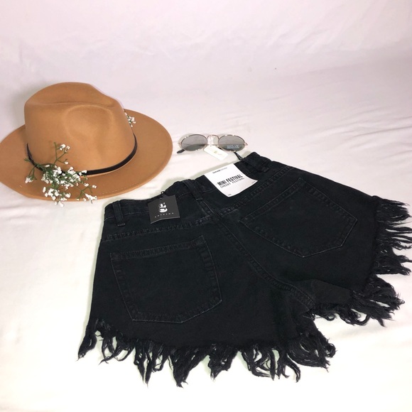 Denim shorts - Picture 2 of 6